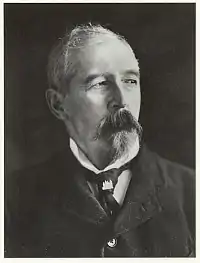 Zeitgenössisches Portrait, Fotografie in schwarz-weiß