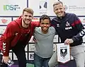 Besuch von Vertretern des 1. FC Köln (von links: Jan Thielmann, Marib Aldoais, Philipp Türoff)