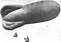 Französischer Caquot-Ballon des Typs&nbsp;R mit zwei Körben (1915)