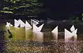 Ulrich Behl: Schwimmobjekt (1987), Aluminiumblech in fünf Größen. Langenhagen