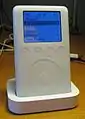 iPod (3.&nbsp;Generation) im Dock
