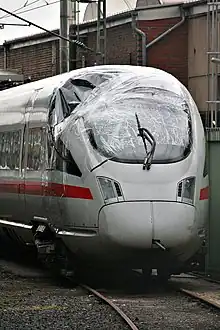 beschädigter Endwagen 4011 592, am 3. März 2008 in Köln