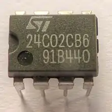 8-poliges I²C-EEPROM von ST im Dual in-line package
