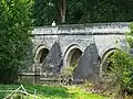 Pont de Vernay mit Gurtbögen (flussaufwärts)
