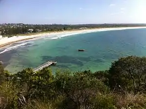 Das südliche Ende von Middleton Beach mit einer Hai-Barriere