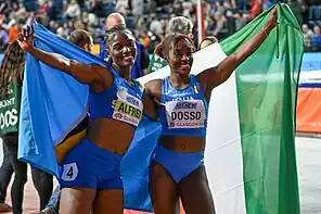Julien Alfred (links) bei den Hallenweltmeisterschaften 2024 in Glasgow
