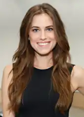 Die Hauptdarsteller Allison Williams und Ronny Chieng