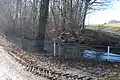Teich beim Eingang zu den Schlossgütern