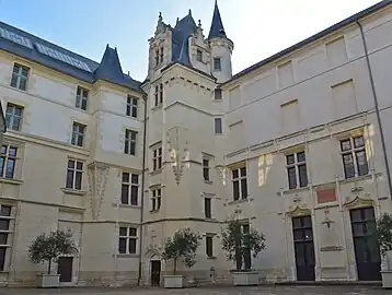 Das Logis Barrault beherbergt das Musée des Beaux-Arts.