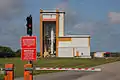 Ariane 5 ES rollt aus der Halle