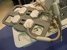 Mehrkanal-Empfangsspule eines Magnetresonanz­tomographen, z.&nbsp;B. für Aufnahmen des Herzens