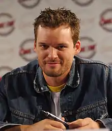 Austin Nichols spielte Julian Baker