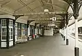 Blick entlang des Bahnsteigs