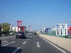bei der Shopping City Süd