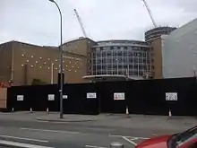 Beispiel eines Fernsehzentrum mit dem BBC Television Centre.