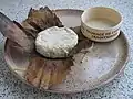 Ausgewickelter Banon, ganzer Laib