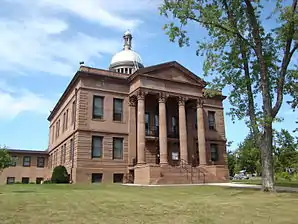Das Bayfield County Courthouse in Washburn, seit 1975 im NRHP gelistet