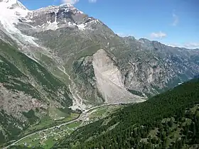 Die Mattervispa unterhalb von Randa mit dem Bergsturz von 1991