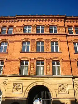 Renoviertes Vordergebäude der Markthalle&nbsp;III an der Zimmerstraße