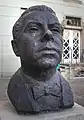 Max-Reinhardt-Denkmal vor dem Deutschen Theater in Berlin