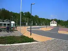 Vorplatz des Bahnhofs auf der Schmalspurseite mit im Hintergrund noch zu erkennendem Kohleschuppen