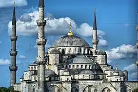 Hierarchie: Die nach Größen gestaffelten Kuppeln auf der Sultan-Ahmed-Moschee
