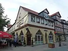 Wohn- und Geschäftshaus