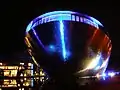 Dauerausstellungsgebäude bei Nacht