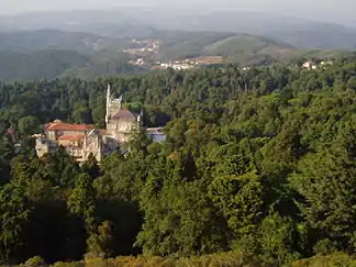 Wüste der unbeschuhten Karmeliten und Bauensemble des Palace-Hotels in Buçaco