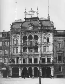 Cafe Bauer, Außenfassade