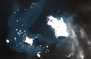Der Nelson Channel zwischen Candlemas&nbsp;Island (rechts) und Vindication&nbsp;Island (links)