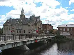 Rathaus und Mississippi River