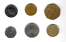 Oben v.&nbsp;l.&nbsp;n.&nbsp;r.: 20 Cedi, ½ Pesewa, 1 Cedi.Unten v.&nbsp;l.&nbsp;n.&nbsp;r.: 10 Cedi, 50 Cedi, 500 Cedi.