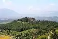 Blick auf das Dorf Changu Narayan mit dem gleichnamigen Tempel am westlichen Ende des Ortes