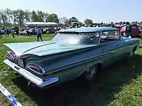„bat wings“ am Chevrolet Impala (1959)