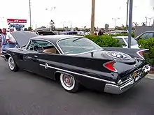 Modisches Element der 1950er und 1960er Jahre: Heckflossen, hier am Chrysler 300F (1960)