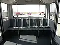 Typischer Innenraum mit hohem Stehplatzanteil