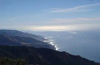 Das küstennahe Santa-Lucia-Gebirge vom Cone Peak aus gesehen