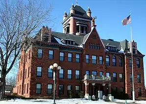 Das Monroe County Courthouse in Sparta, seit 1982 im NRHP gelistet