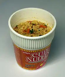Fertignudelsuppe aus dem Becher von Nissin