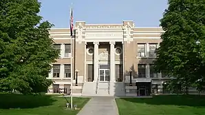 Das Custer County Courthouse in Broken&nbsp;Bow, gelistet im NRHP Nr. 79001435