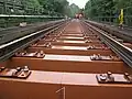 FFU-Brücken­balken auf einer Brücke der Deutschen Bahn