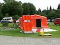 Dekon-Platz, aufgebaut mit Geräten aus dem Dekon&nbsp;P