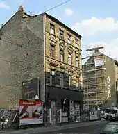 Der „Eimer“: Alex und Lara haben ihr erstes Rendezvous bei einem Konzert von Marva+Maschin-Klan