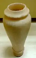 Alabaster-Gefäß mit Nennung eines Sed-Festes des Djedkare; Louvre, Paris