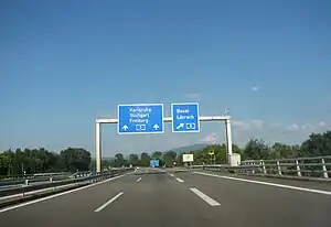 Die Anschlussstelle von Frankreich kommend am Dreieck