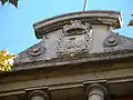 Wappen der Stadt an der Arena.