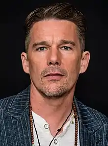 Ethan Hawke und Pedro Pascal spielen Sheriff Jake und den Rancher Silva