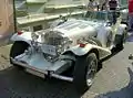 Excalibur Series&nbsp;III Phaeton. Die Anpassungen des Vorder­wagens an die amerikanischen Sicherheits­bestimmungen sind deutlich erkennbar.