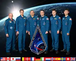 v. l. n. r.: Scott Kelly, Sergei Wolkow, Michail Kornijenko, Kjell Lindgren, Oleg Kononenko und Kimiya Yui